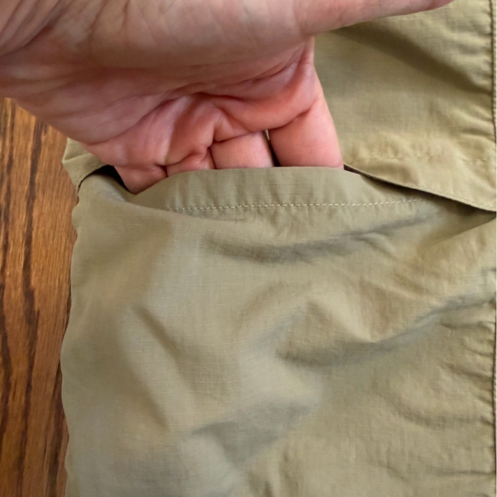 Eddie Bauer Khaki Utility Shorts Size Large - Picture 5 of 10